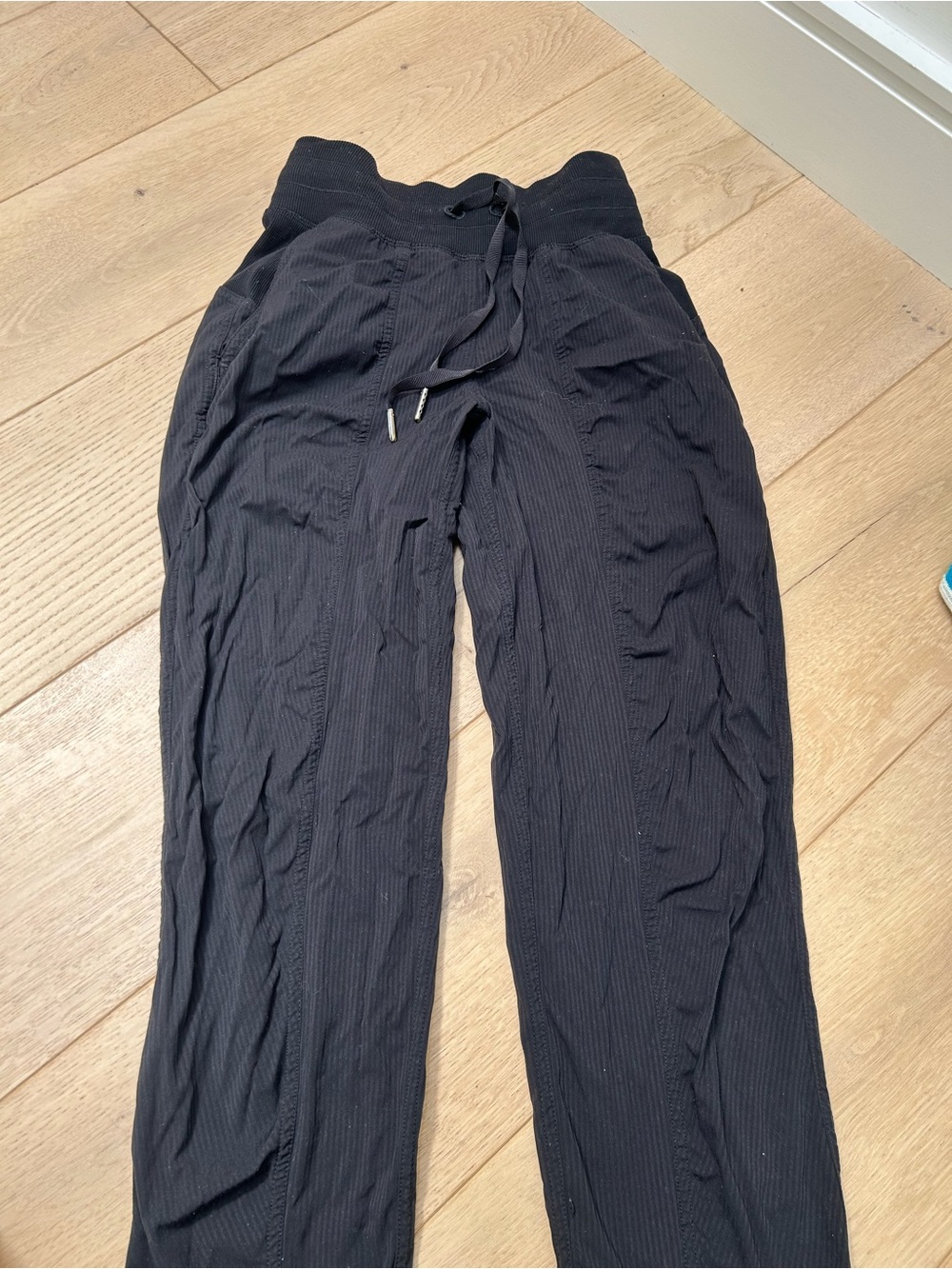 LULULEMON dance studio joggers size 0 full length - good condition